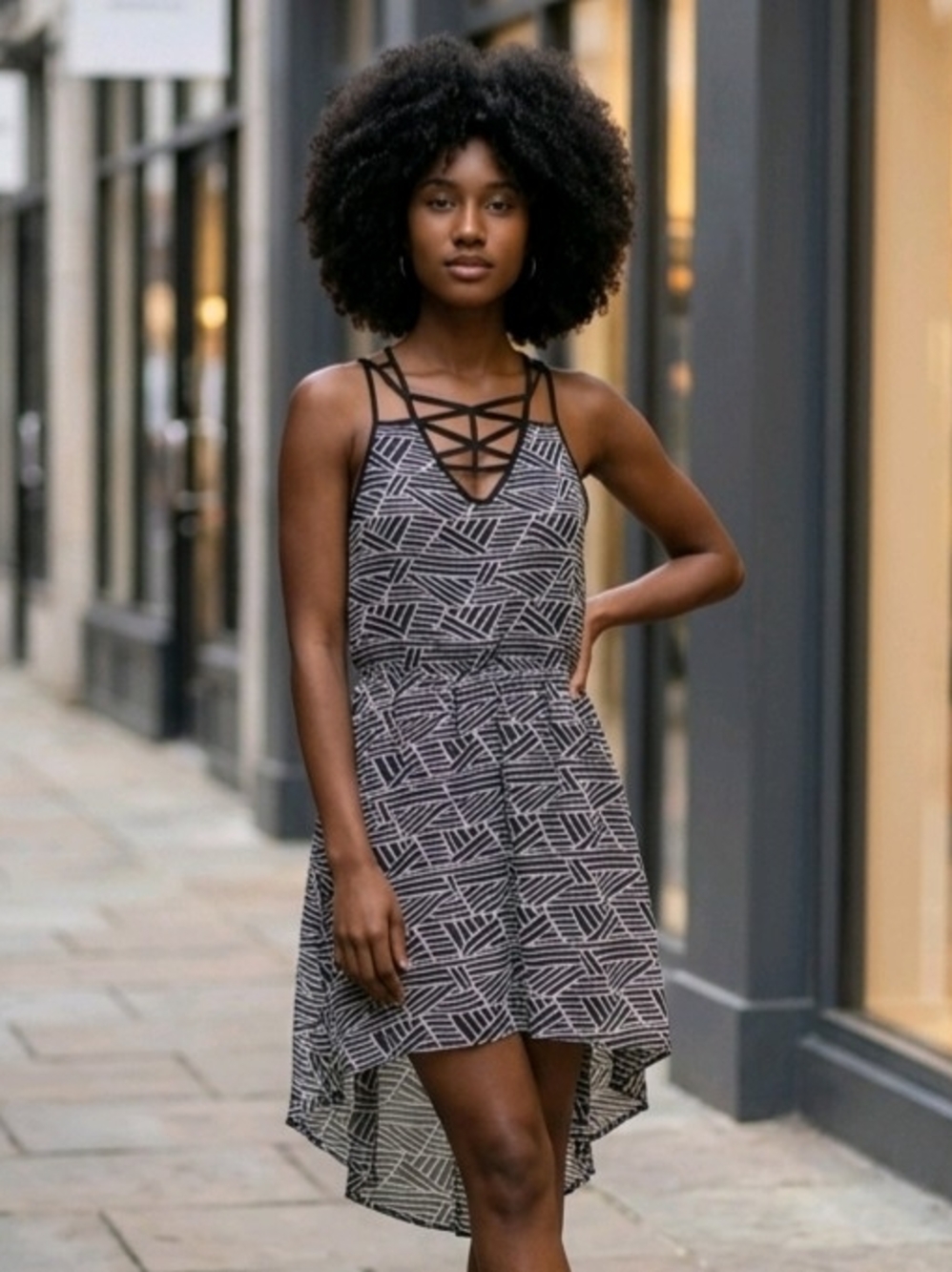 Double Zero Black/White Geometric Patterned V-Neck Dress Asymmetric Hem L